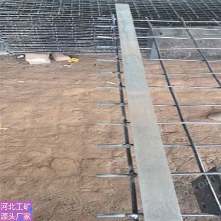 煤矿钢筋焊接网 网孔均匀，焊接牢固 规格可定做